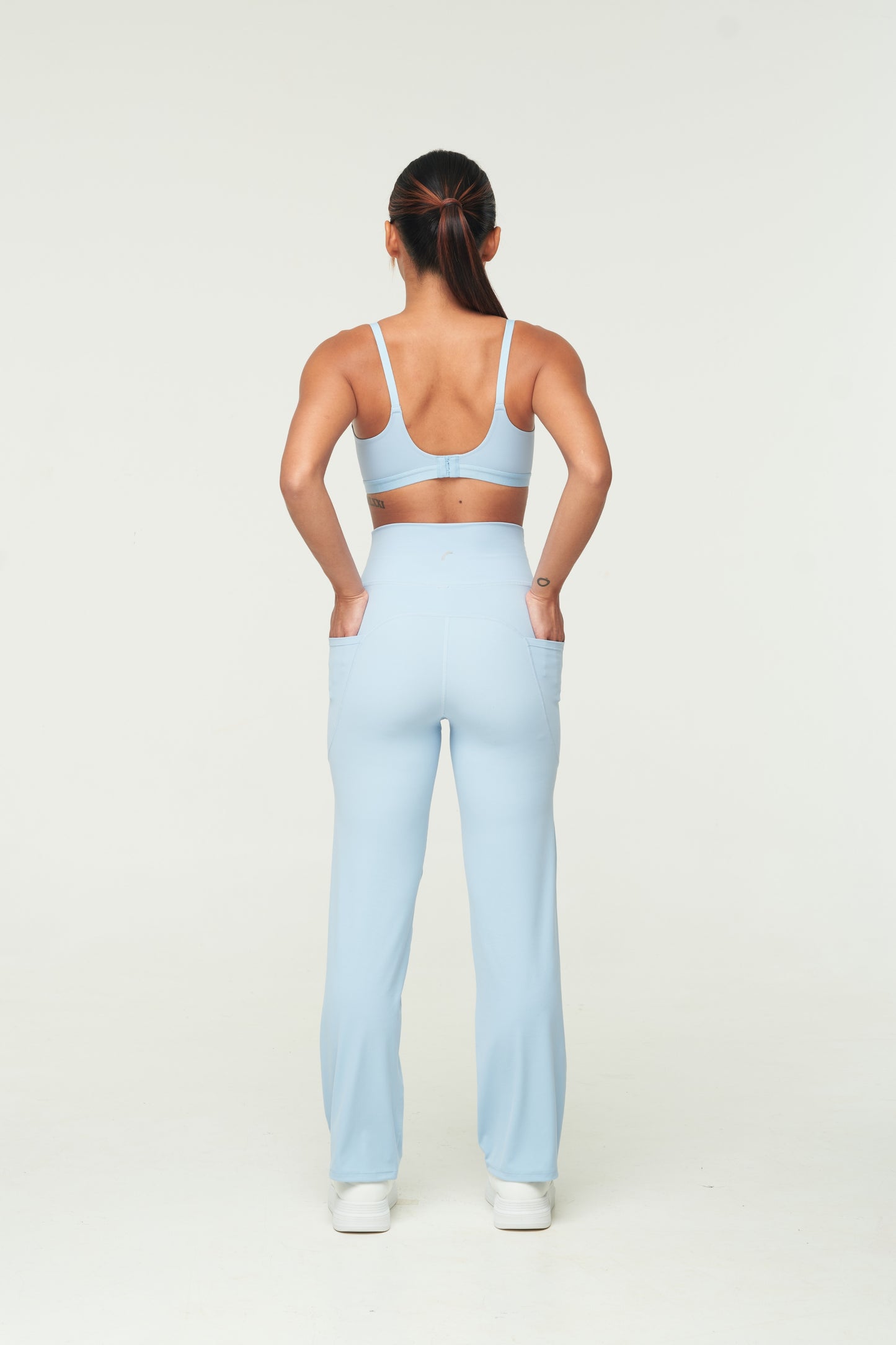 Wide-Leg Pants – AiraFlex™