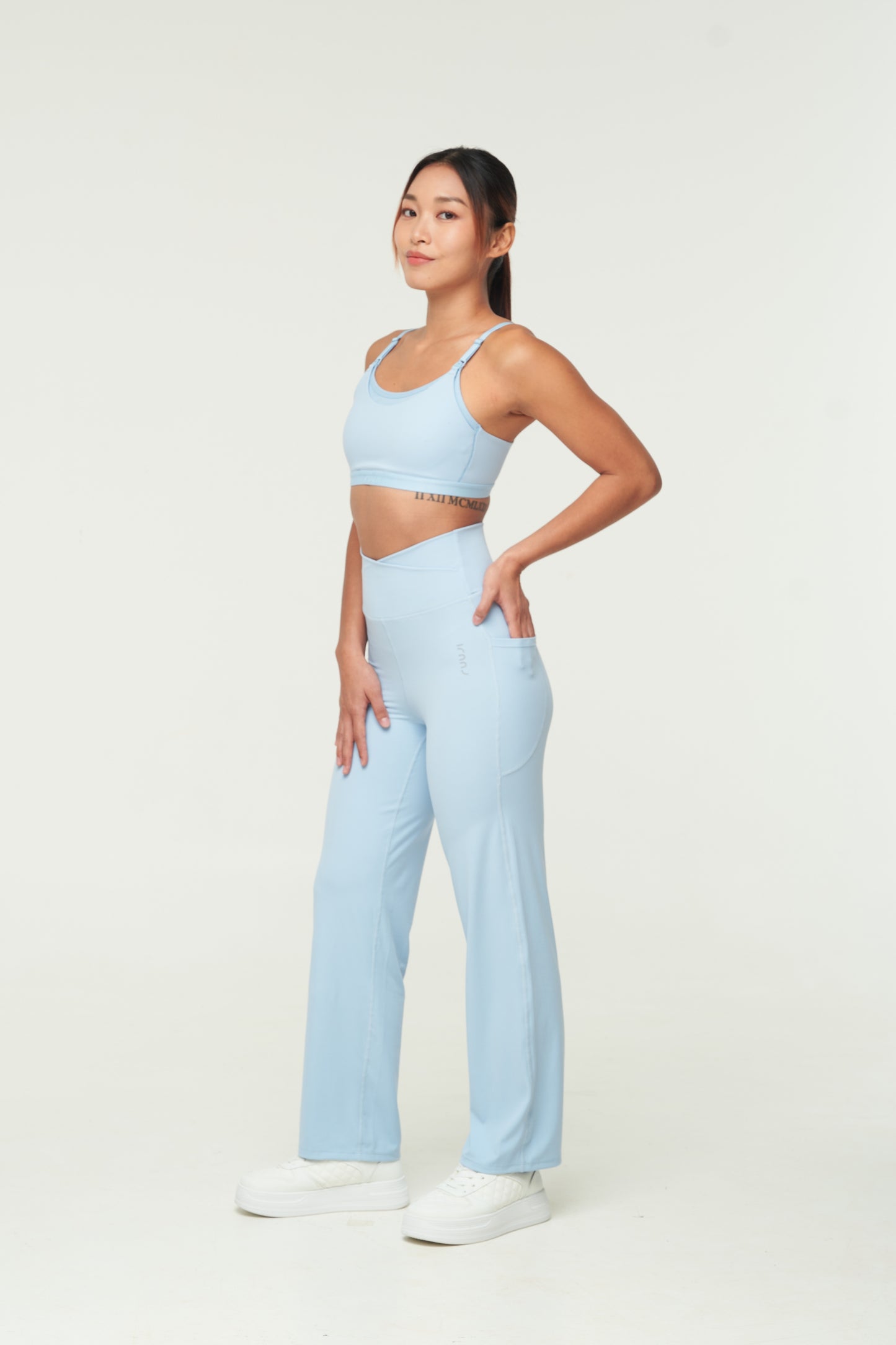 Wide-Leg Pants – AiraFlex™